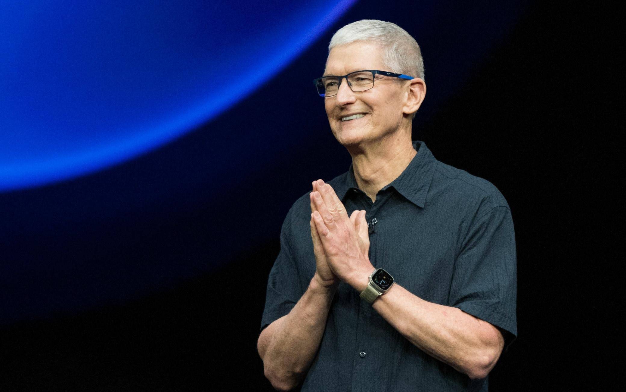 库克谈Apple Watch未来，华为折叠屏出货量突破2000万台，DeepSeek拟入局具身智能 头图